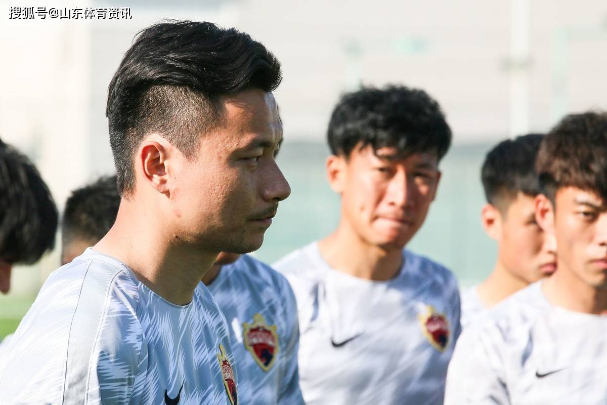 HB SPORTS-网球夜战:姑苏飞鹰队逆转姑苏犀牛队,主帅临场妙招豪门底蕴再次显现的简单介绍