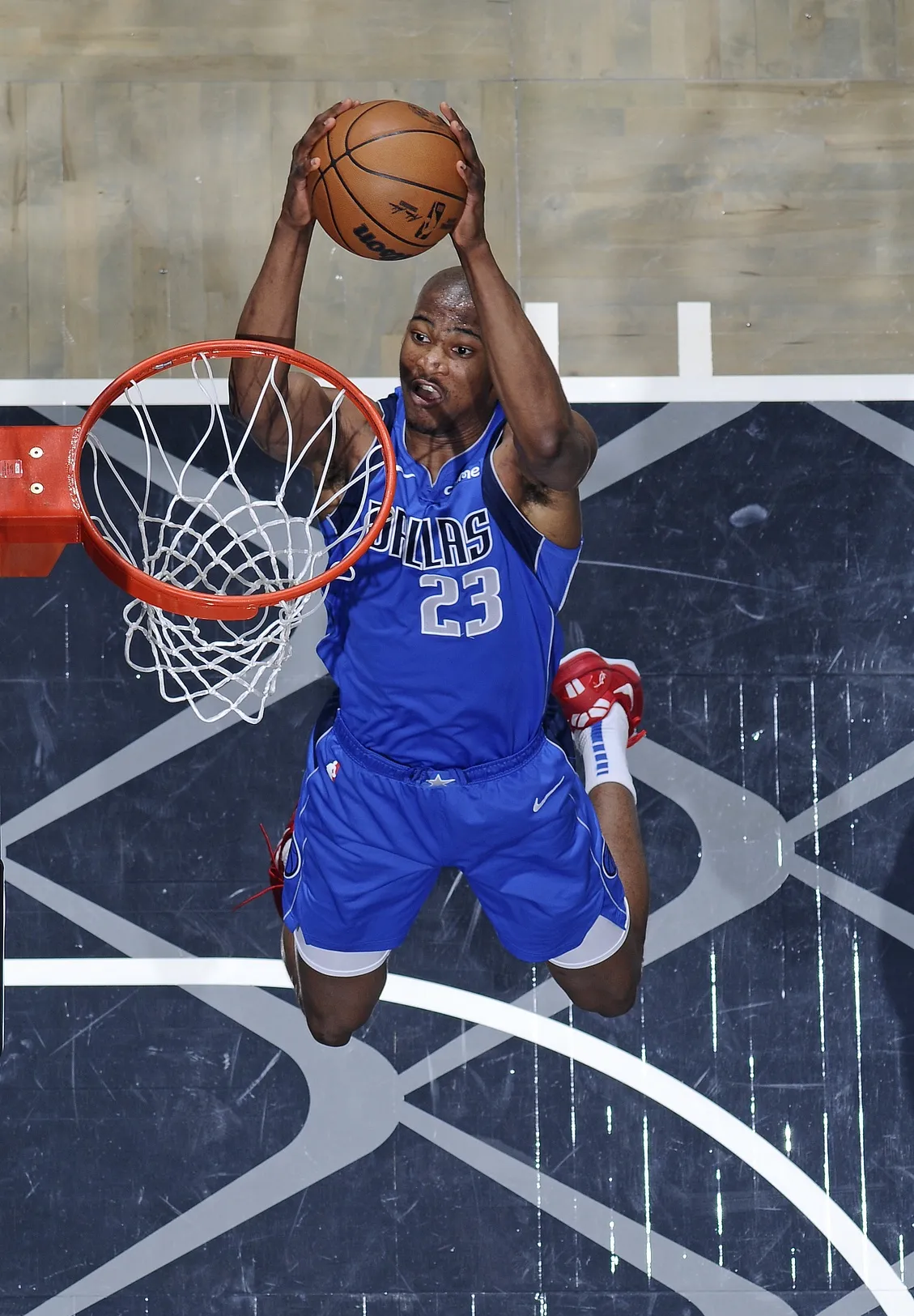 HB SPORTS-包含阿扎伦卡迎来三赛季高光表现,独行侠球迷沸腾!的词条