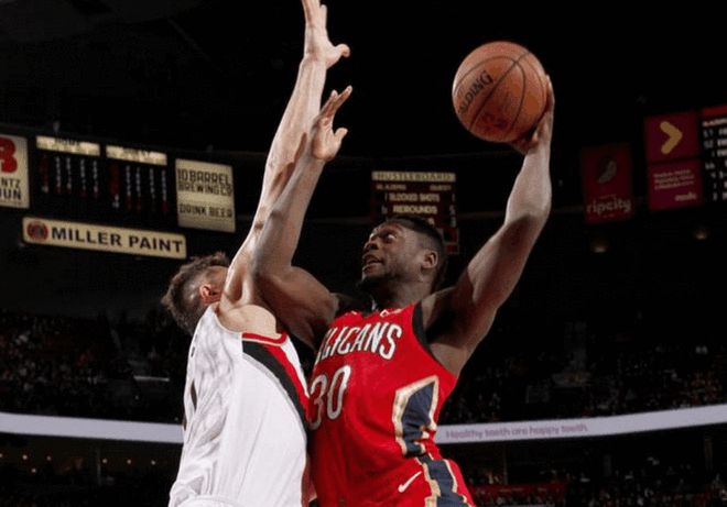 黑白体育- 二胡独奏踏上幸福路 