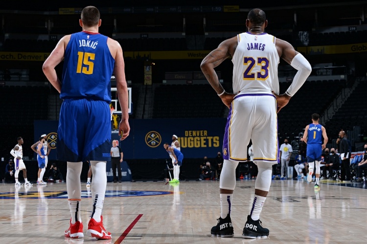 黑白体育-Scout连续十二场比赛得分超过连败，勇士挑战极限！的简单介绍