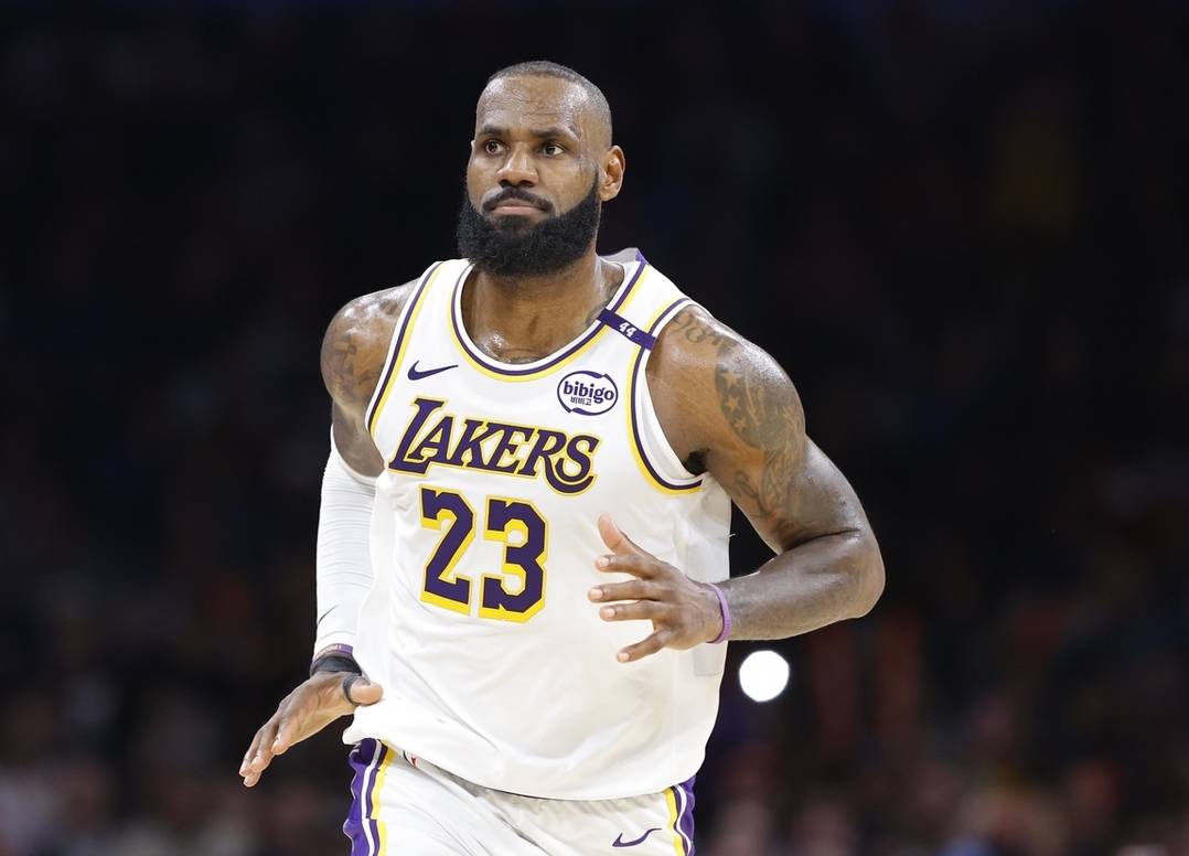 黑白体育-詹姆斯连续五场比赛得分超过关键助攻，DWG挑战极限！的简单介绍