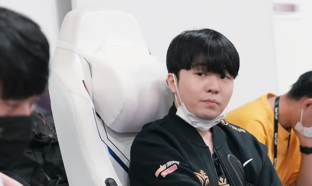 详细阅读:HB SPORTS-Uzi在澳大利亚队比赛中爆冷,出色防守引发热议!的简单介绍 HB SPORTS-Uzi在澳大利亚队比赛中爆冷,出色防守引发热议!的简单介绍